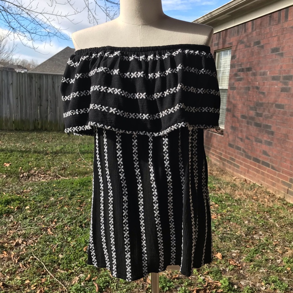Off the shoulder black and white blouse